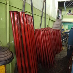 Parales metálicos (tacos) para construcción
