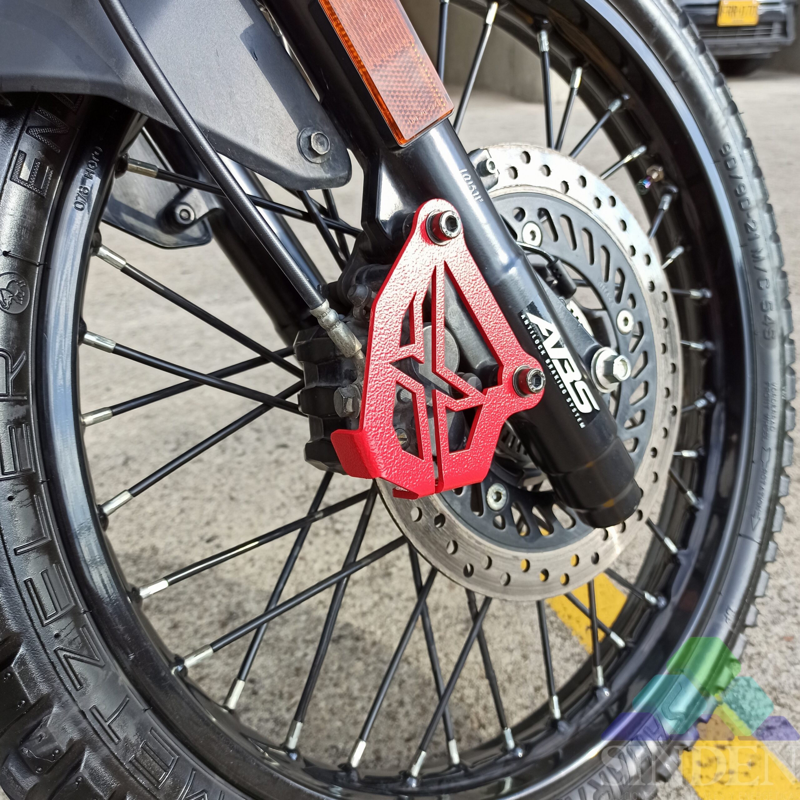 Protector metálico para caliper delantero Xpulse 200/200T – Máxima protección - Imagen 5