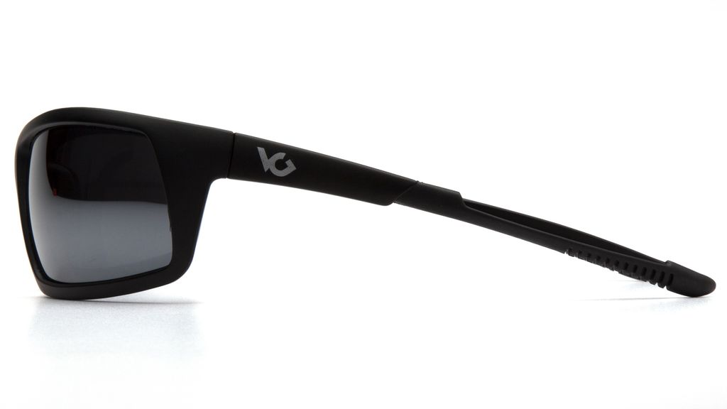 Detalle del lente y la patilla con el logotipo de Venture Gear