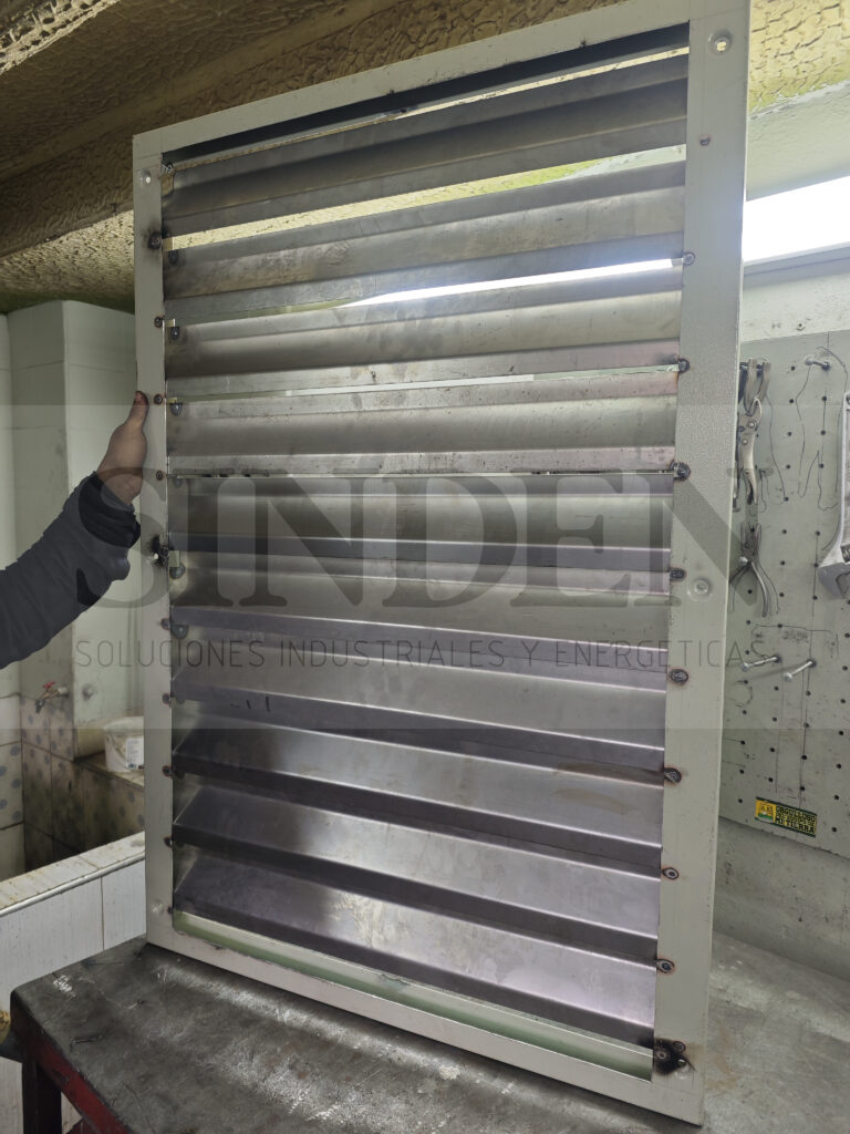 Ventana de ventilación modificada para cabina de motor-generador