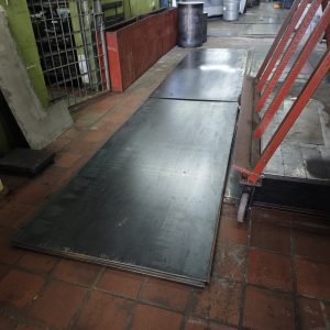 Láminas CR laminadas en frío, de superficie lisa, en el taller de SINDEN en Bucaramanga