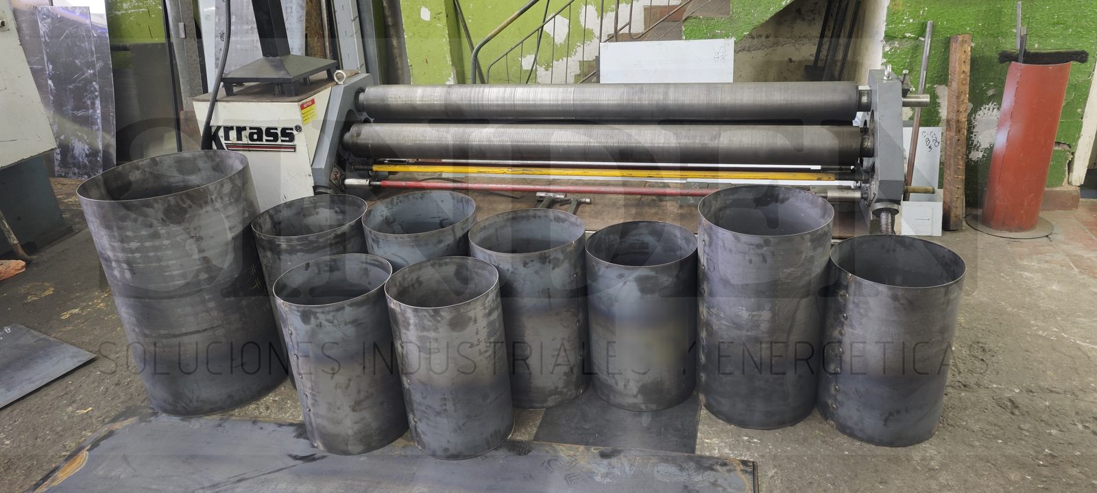 Cilindros rolados en distintos diámetros para tanques de transformadores, taller SINDEN